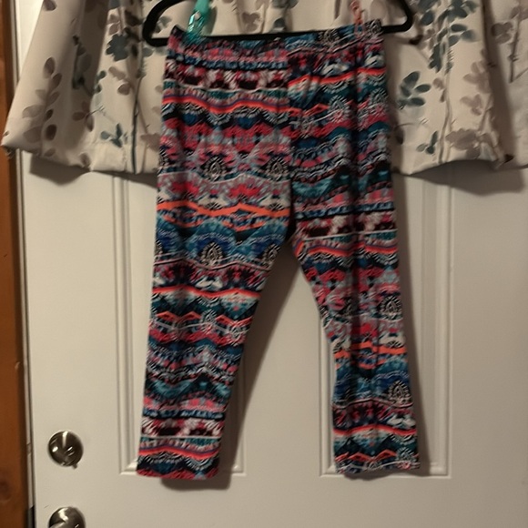 Patterned Leggings - Picture 1 of 4